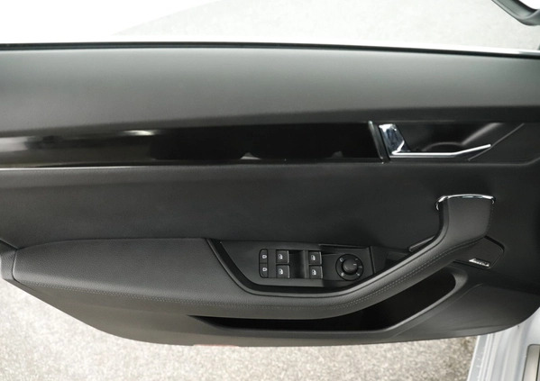 Skoda Superb cena 124945 przebieg: 113857, rok produkcji 2020 z Bierutów małe 596